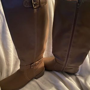 St. Johns Bay boots. Size 11. Never worn except to try on.